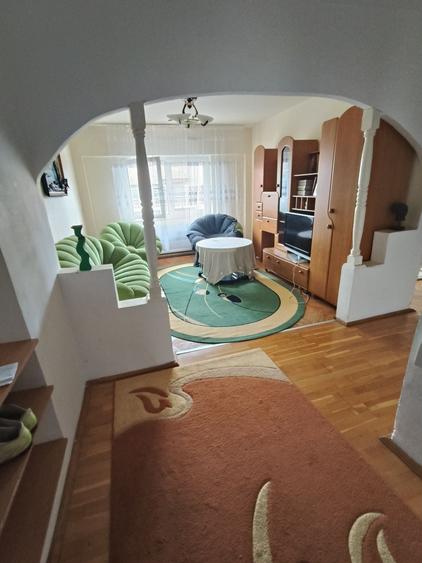 Apartament cu 3 camere decomandat în Dacia