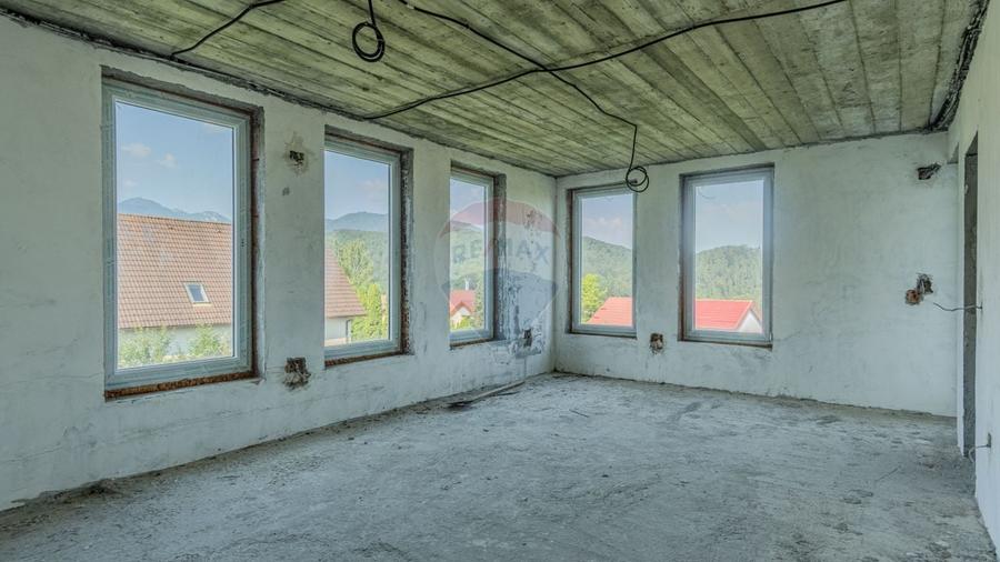 Casă individuală cu 10 camere cu Piscina în Bunloc