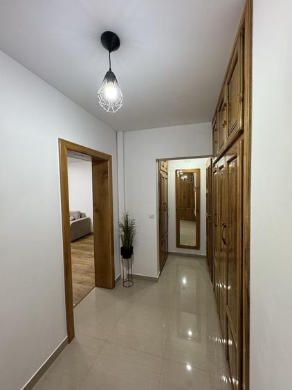 Apartament cu 3 camere decomandat în Radu Negru