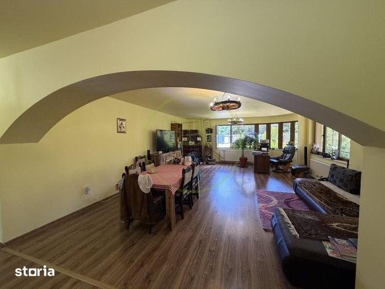 Casă cu 8 camere cu Teren 1787 Mp în Mofleni
