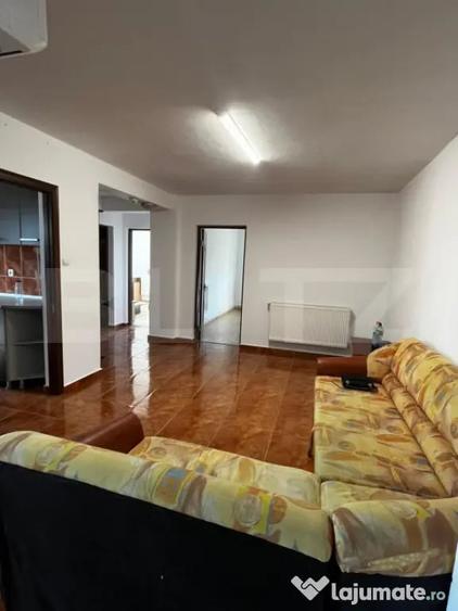 Apartament cu 3 camere semidecomandat în Unirea