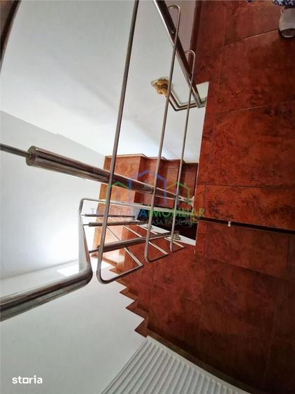 Casă cu 5 camere cu Teren 2936 Mp în Coșoveni