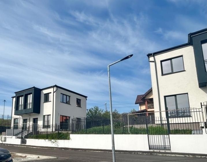 Casă individuală cu 3 camere cu Teren 190 Mp în Central