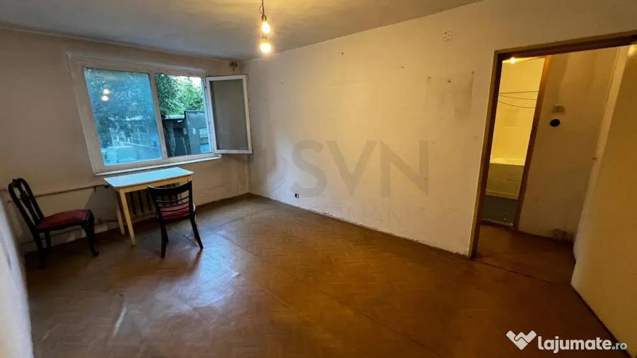 Apartament cu 3 camere decomandat în Costin Georgian