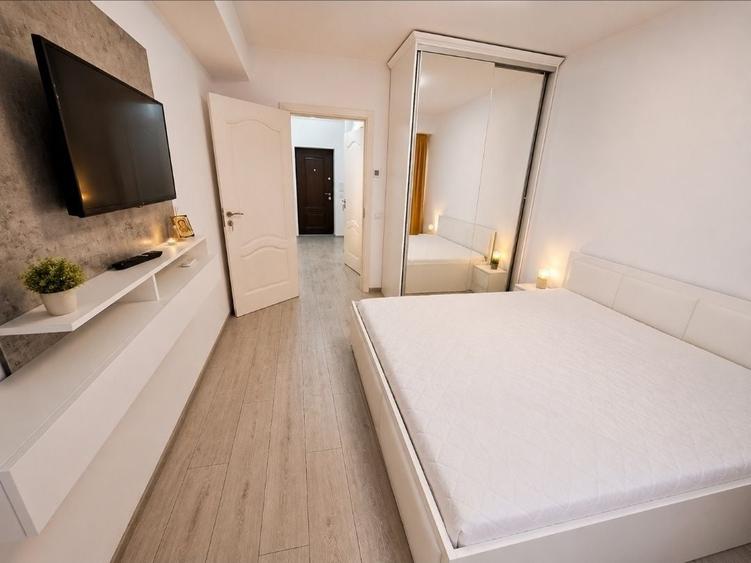 Apartament cu 3 camere decomandat în Cârlig