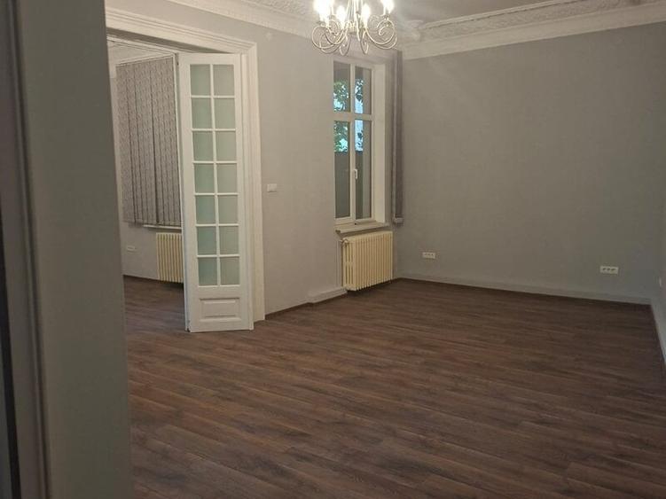 Birou, de 70 mp, în Centrul Civic