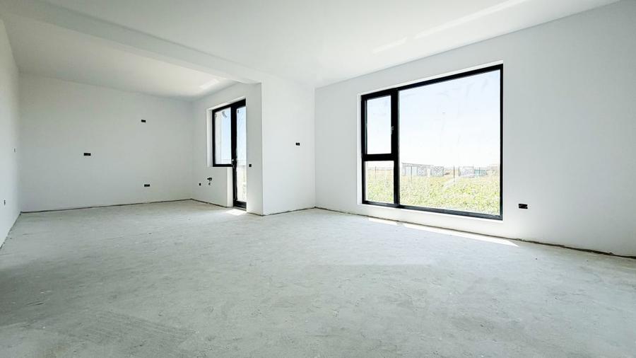 Casă individuală cu 5 camere cu Teren 491 Mp în Cumpăna