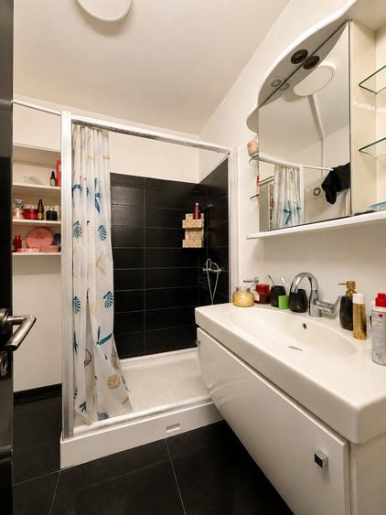 Apartament cu 3 camere decomandat în Rahova