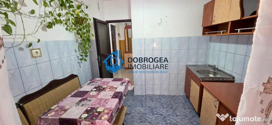Apartament cu 3 camere decomandat în E3