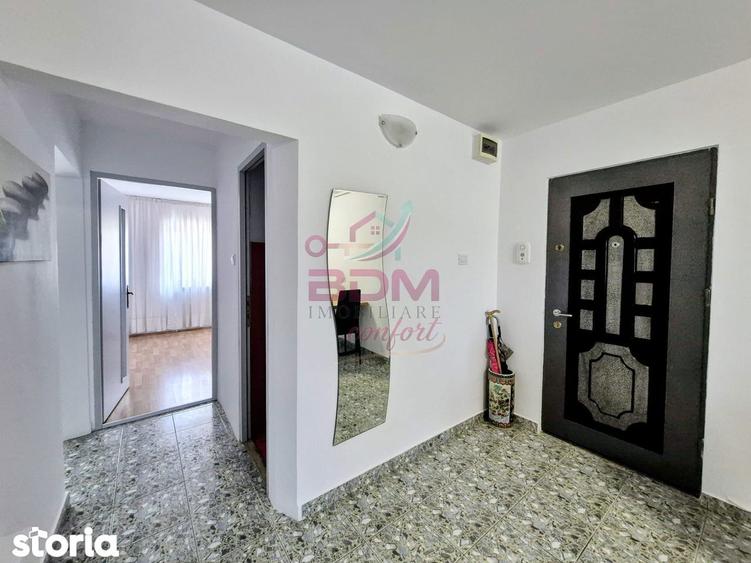 Apartament cu 3 camere decomandat în Micro 1