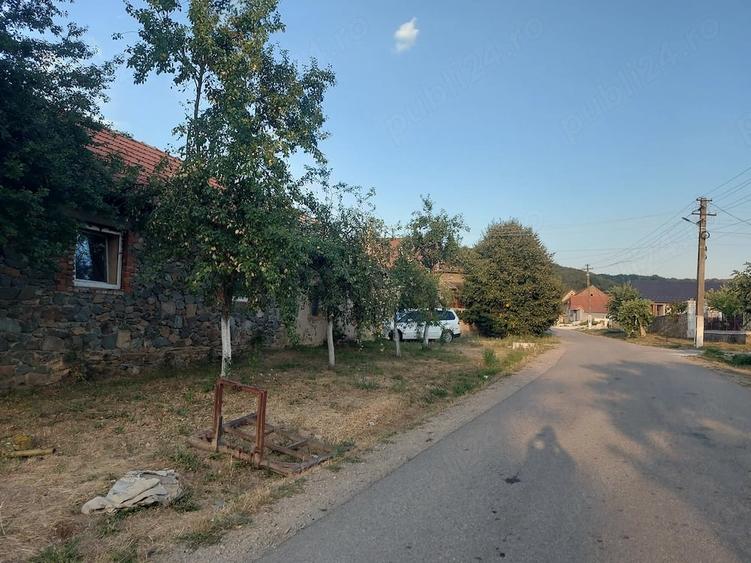 Casă cu 3 camere cu Teren 1200 Mp în Goruia