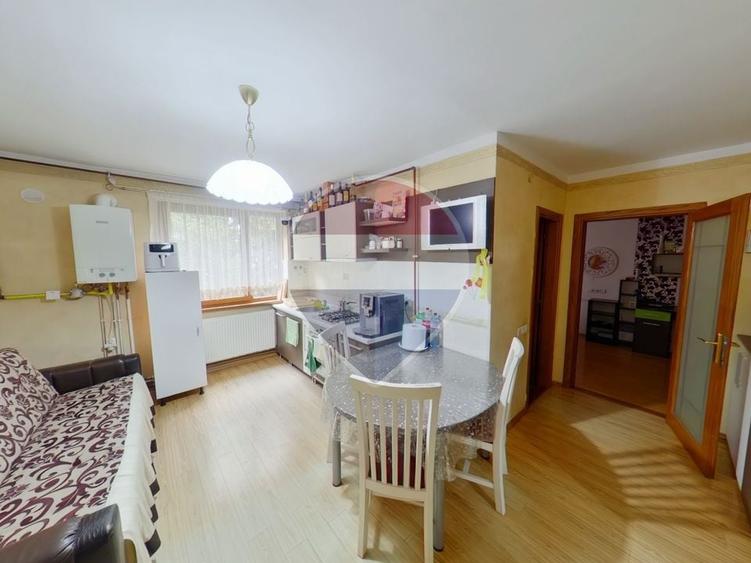 Apartament cu 2 camere decomandat, mobilat în Central