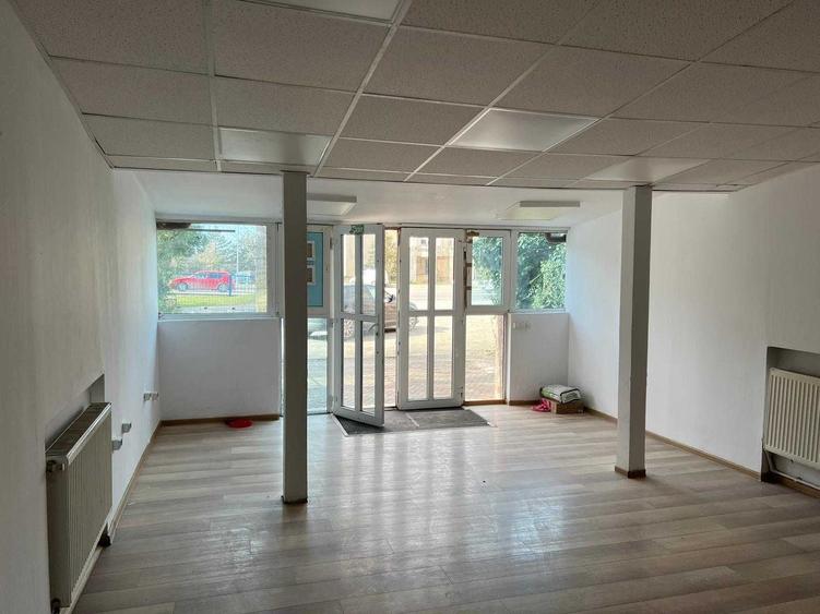Spațiu comercial, de 75 mp, în Central