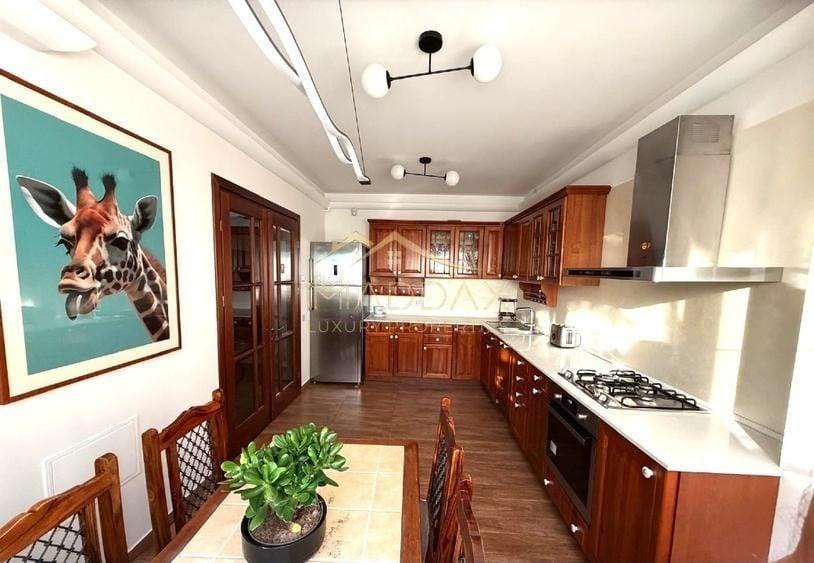 Apartament cu 3 camere decomandat, mobilat în Barbu Văcărescu