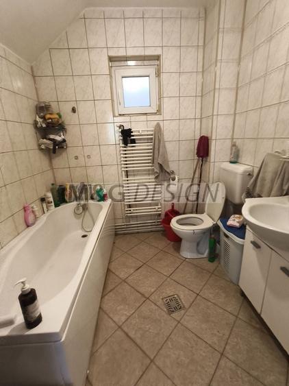 Casă individuală cu 7 camere cu Canalizare în Biled