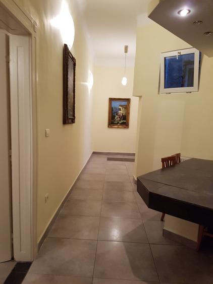 Vand apartament la casa 5 camere central Piata Catedralei - 11