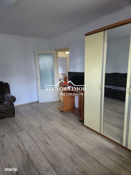 Apartament cu 3 camere decomandat în Orașul Nou