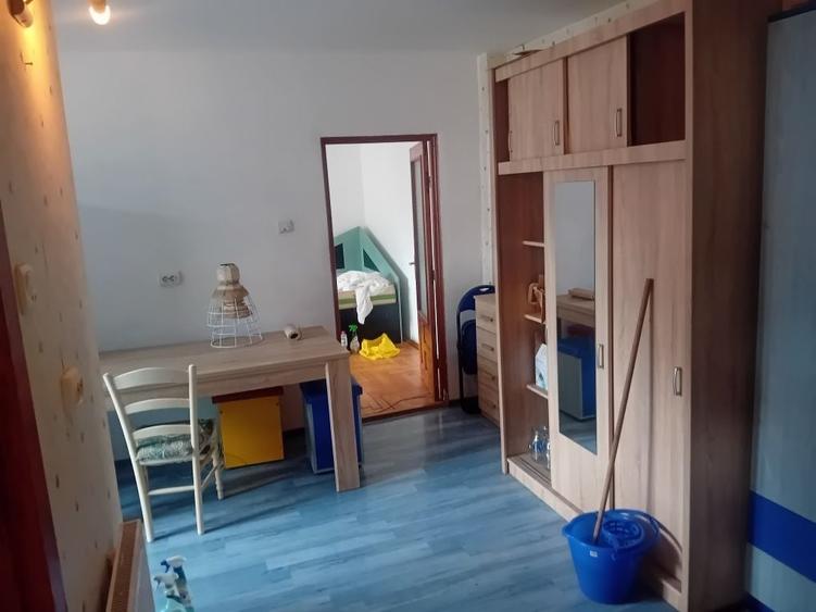 Apartament cu 2 camere decomandat în Precista
