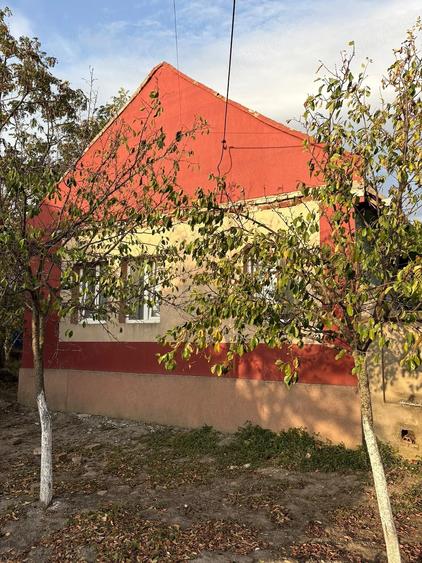 Casă cu 3 camere cu Teren 1400 Mp în Macedonia