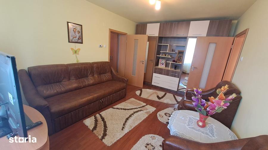 Apartament cu 2 camere semidecomandat în Săsar