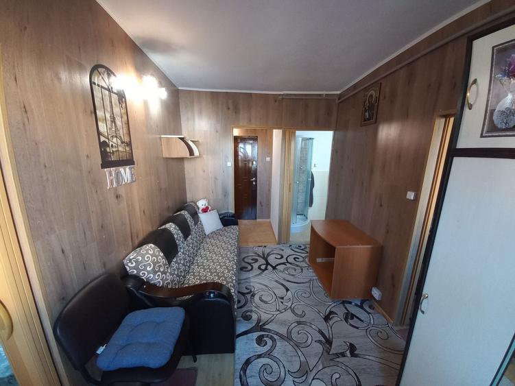 Apartament cu 2 camere nedecomandat, mobilat în Micro 8