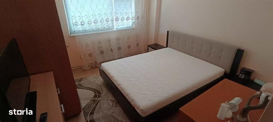 Apartament cu 4 camere, mobilat în Răcădău