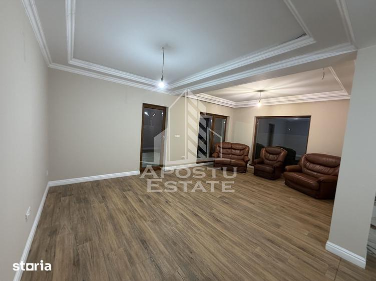 Casă cu 4 camere cu Teren 300 Mp în Central