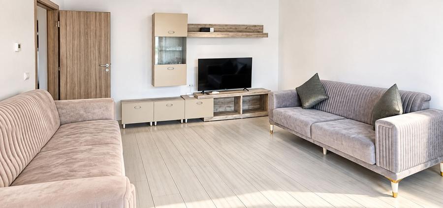 Apartament cu 3 camere decomandat, mobilat în Central