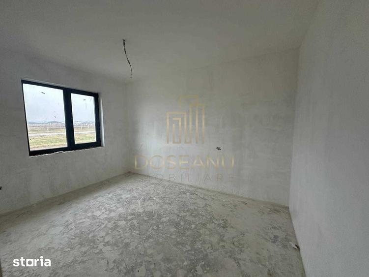 Casă cu 4 camere cu Teren 300 Mp în Sânmartin