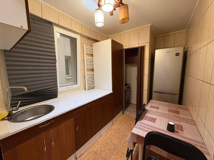 Apartament cu 2 camere decomandat, mobilat în Eroii Revoluției