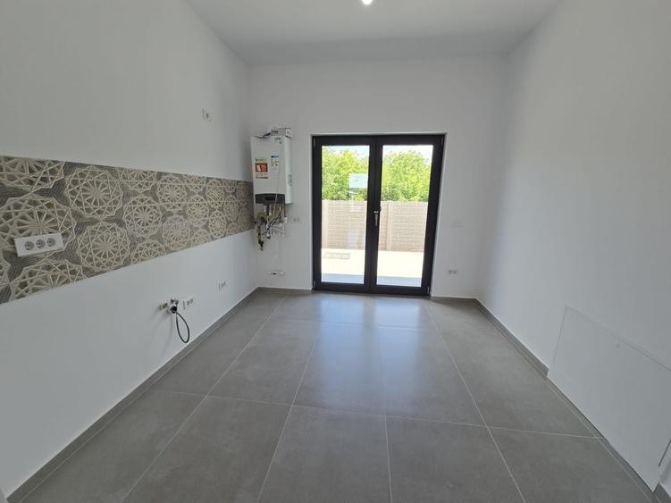Casă individuală cu 3 camere cu Canalizare în Berceni