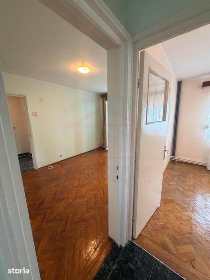 Apartament cu 4 camere în Micro 13