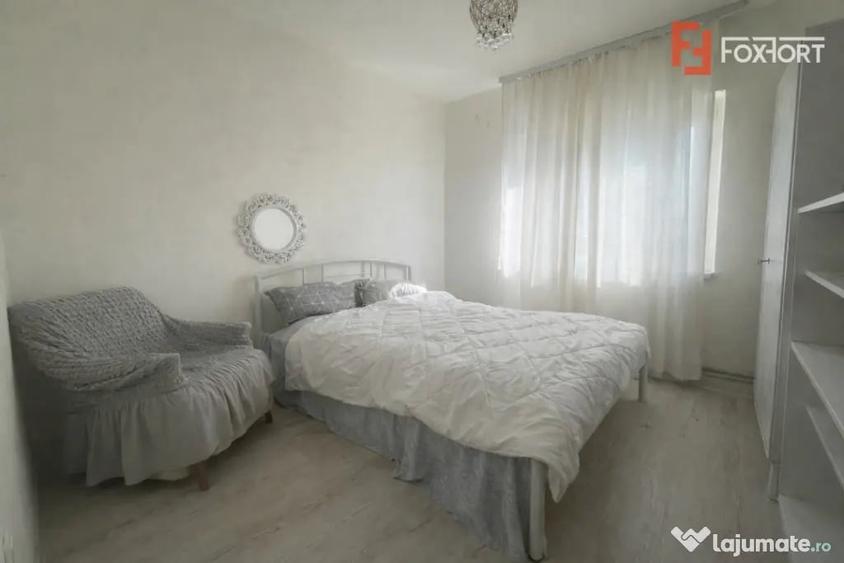 Apartament cu 3 camere semidecomandat în Micălaca