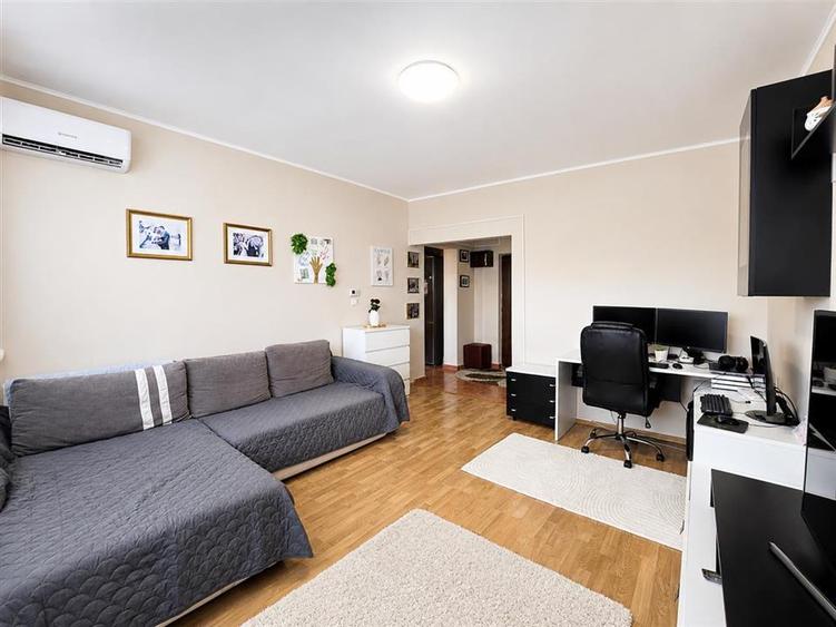 Apartament cu 2 camere decomandat în Sânmartin