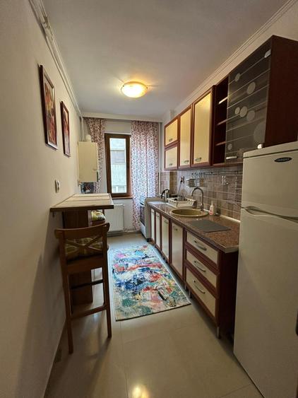 Apartament cu 2 camere semidecomandat, mobilat în Cișmigiu