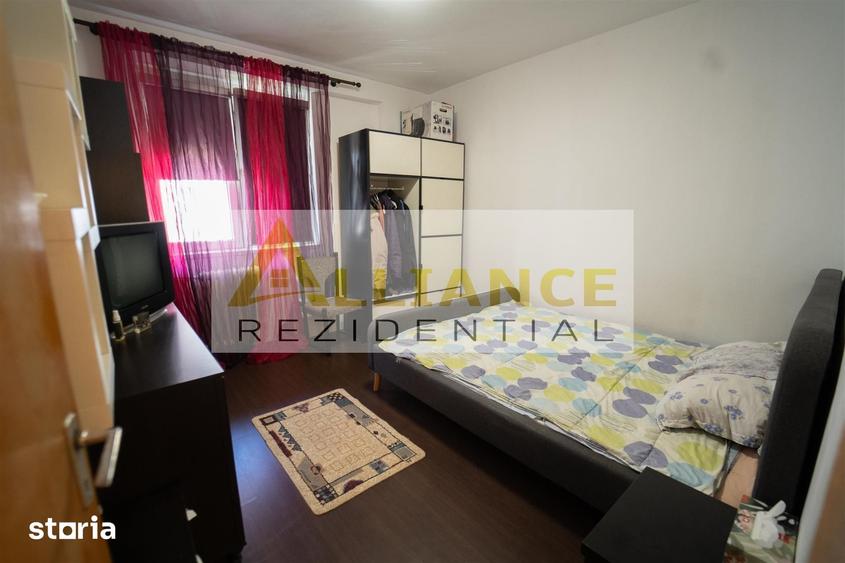 Apartament cu 3 camere în Tineretului