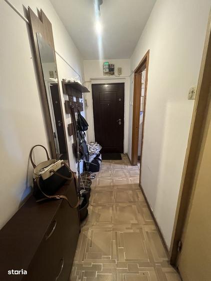 Apartament cu 3 camere semidecomandat în Gării