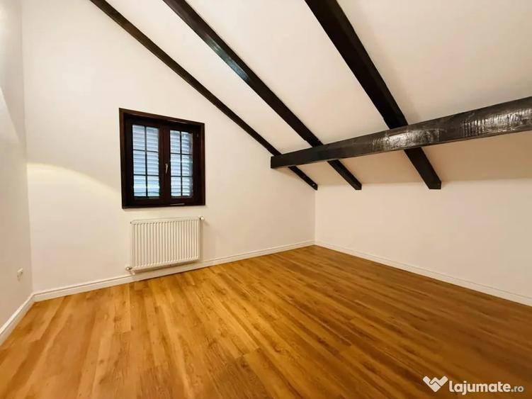 Casă cu 5 camere cu Teren 720 Mp în Sânmihaiu Român