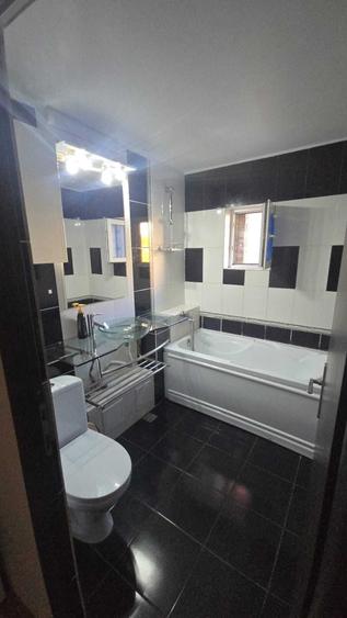 Apartament cu 3 camere decomandat în 1 Mai