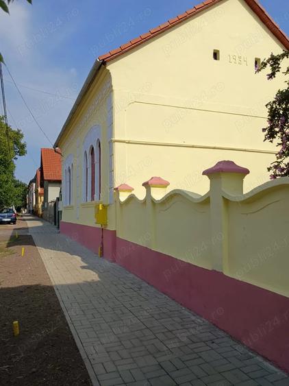 Casă cu 6 camere cu Teren 2465 Mp în Biled