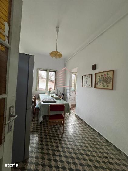 Casă cu 4 camere cu Teren 2000 Mp în Vest