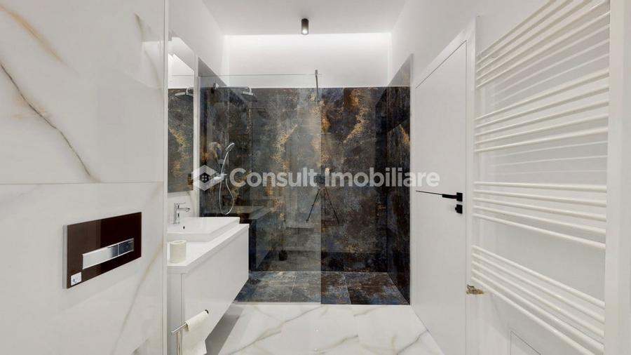 Apartament cu 3 camere semidecomandat, mobilat în Central