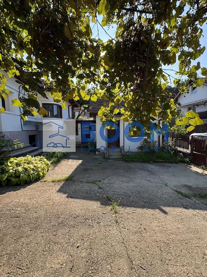 Casă cu Teren 1300 Mp în Goranu