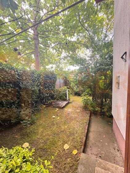 Casă individuală cu 4 camere cu Teren 300 Mp în Lazu