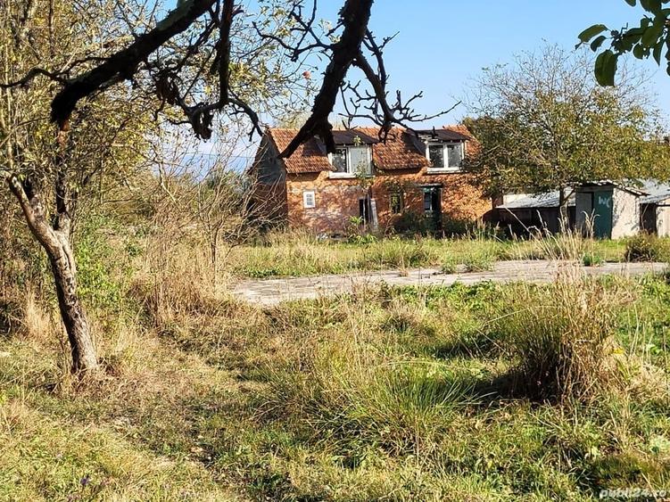 Casă cu 4 camere în Peștere