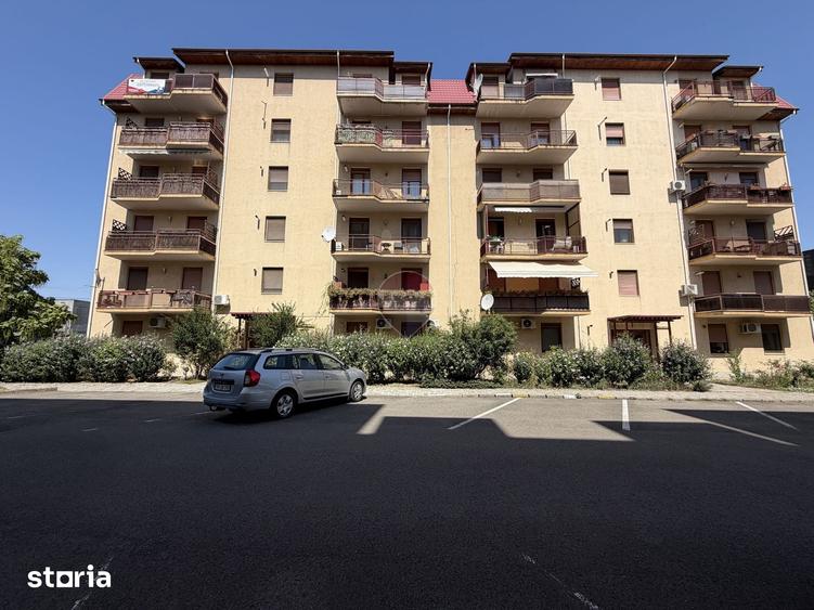 Apartament cu 4 camere decomandat în Aradului