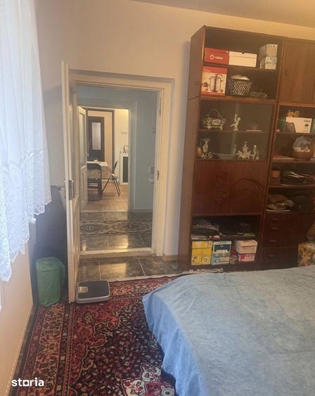 Casă cu 5 camere cu Teren 334 Mp în Calea București