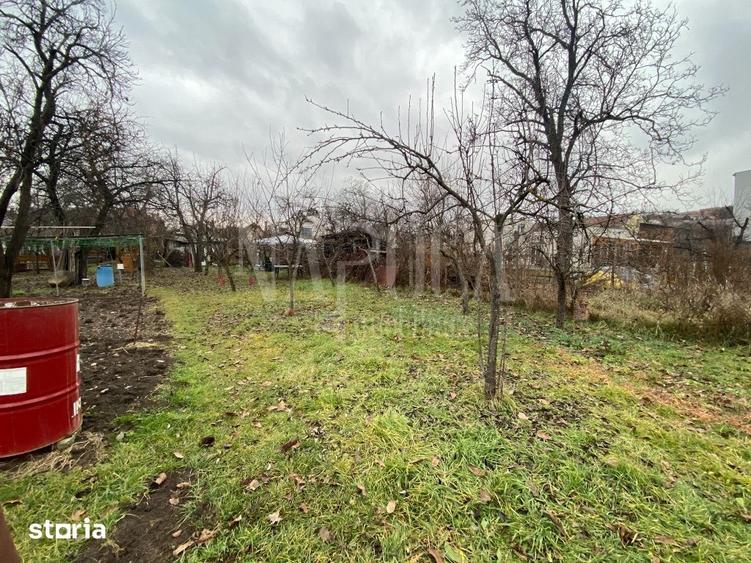 Teren de 925 mp, în Iris