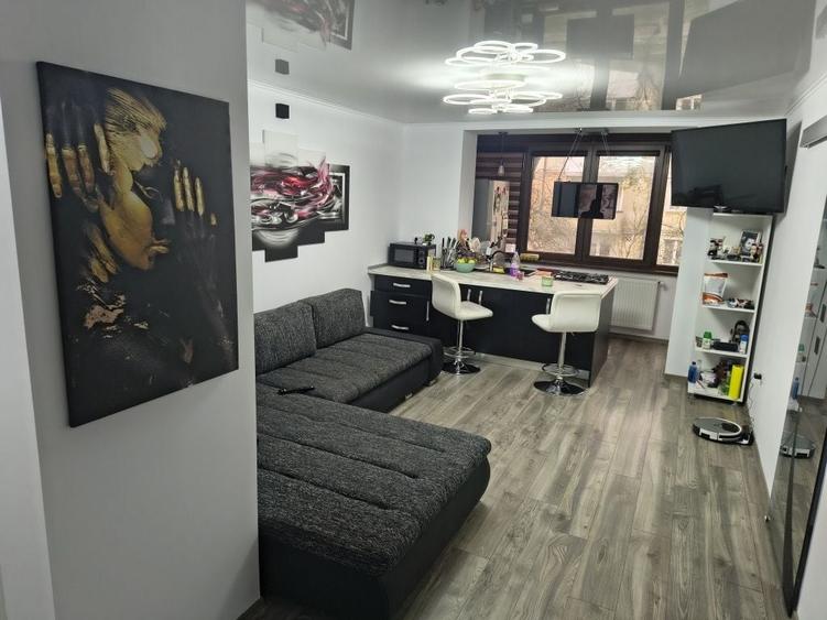 Apartament cu 3 camere decomandat în Central