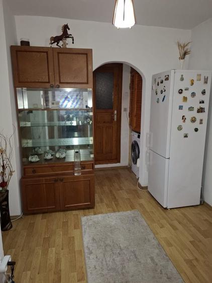 Apartament cu 2 camere decomandat în Broșteni